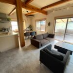 【施工事例】築年数を感じさせない、洗練された大理石調リビングへ。