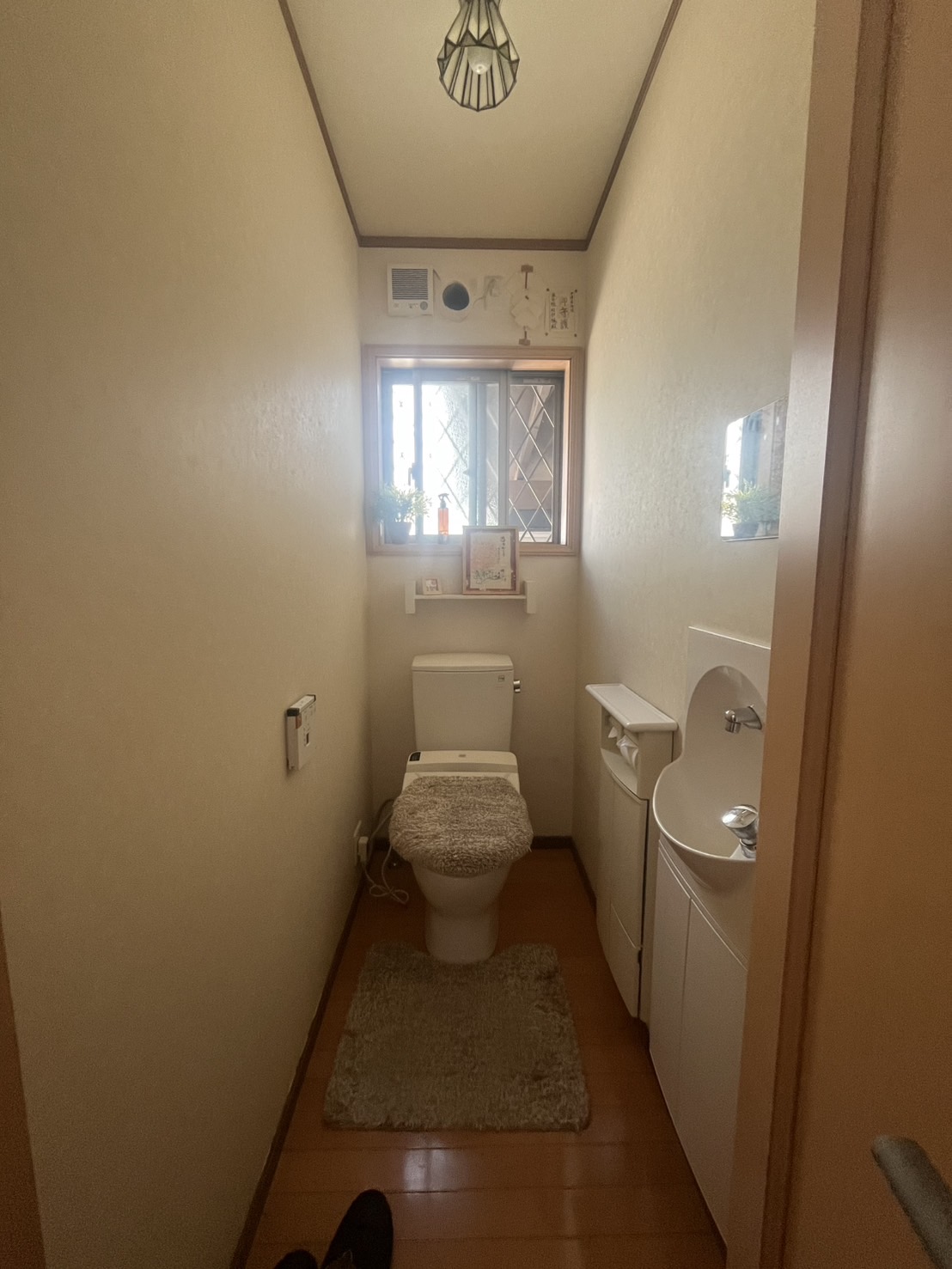 トイレ交換工事施工例！床も壁も一新♪