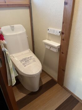 築年数を感じさせない！掃除のしやすさとデザインを両立した、トイレリフォーム