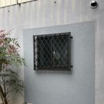 むき出しの窓をガード。後付け面格子で叶える防犯対策